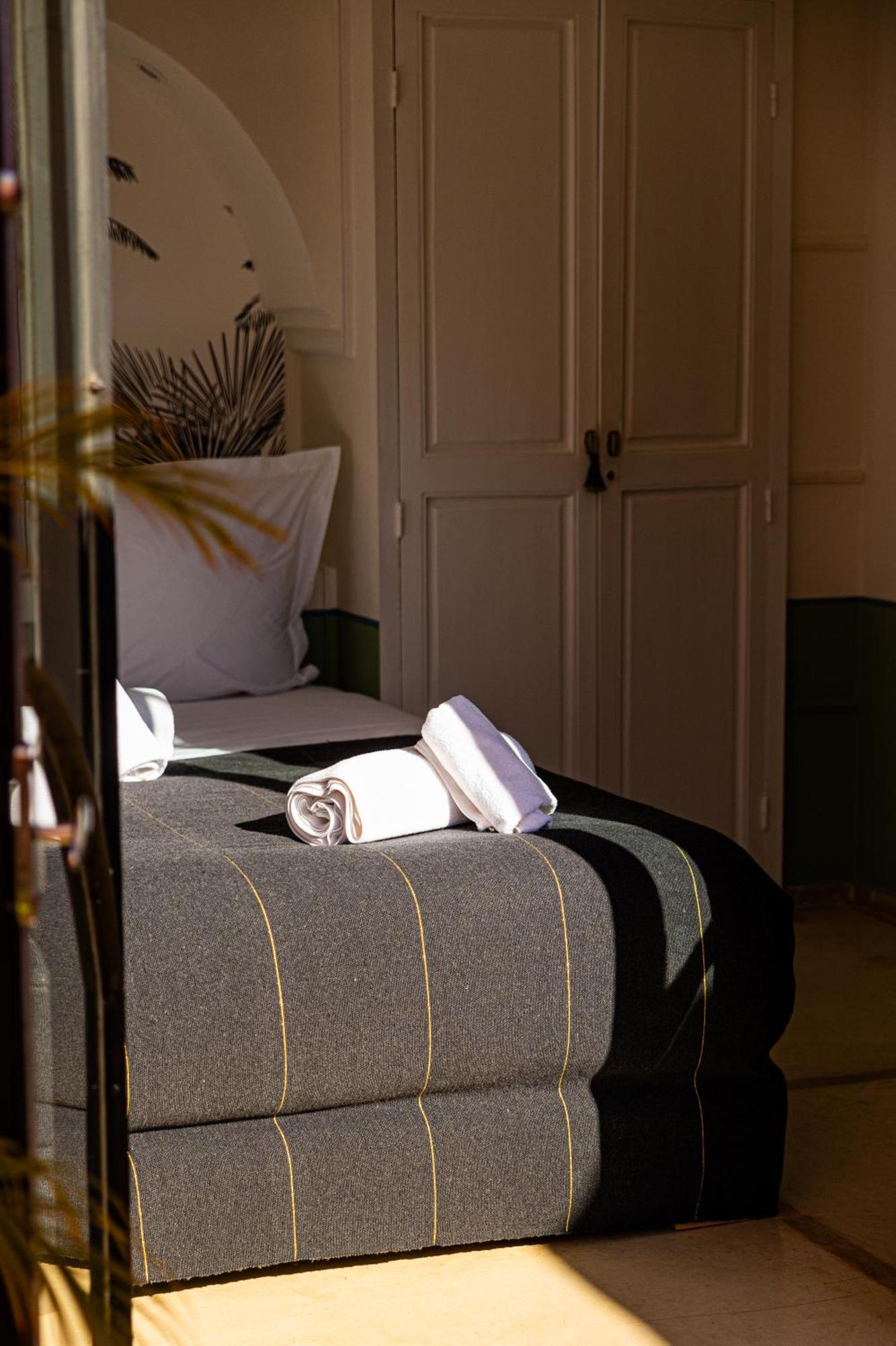 Dar Dabakech, Proche Jemma El Fna, Souk, Centre Medina, Riad, Logement Entier De 2 A 6 Personnes マラケシュ エクステリア 写真